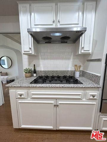 8455 Fountain Avenue 302, West Hollywood, CA 90069