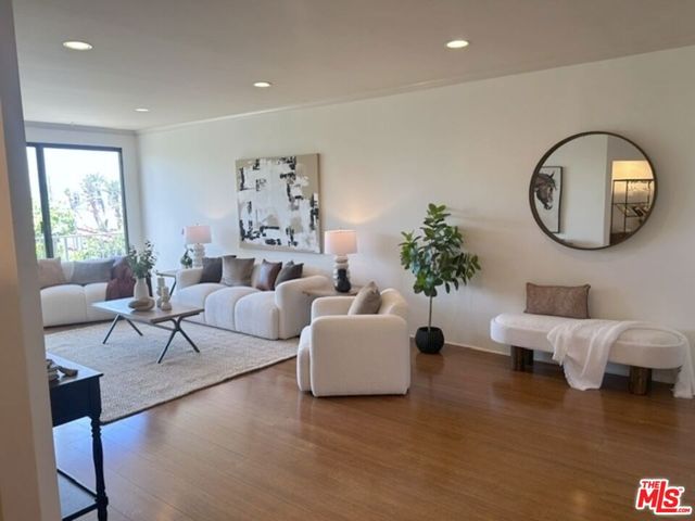 8455 Fountain Avenue 302, West Hollywood, CA 90069