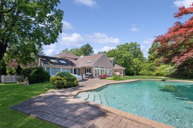 1319 Auerbach Avenue, Hewlett Harbor, NY 11557