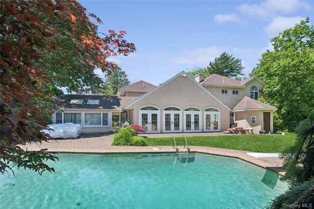 1319 Auerbach Avenue, Hewlett Harbor, NY 11557