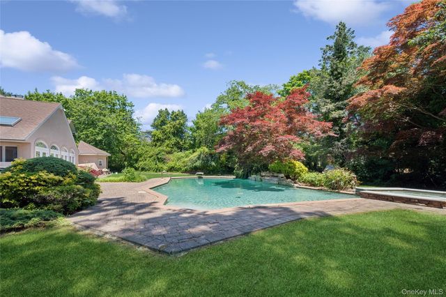 1319 Auerbach Avenue, Hewlett Harbor, NY 11557