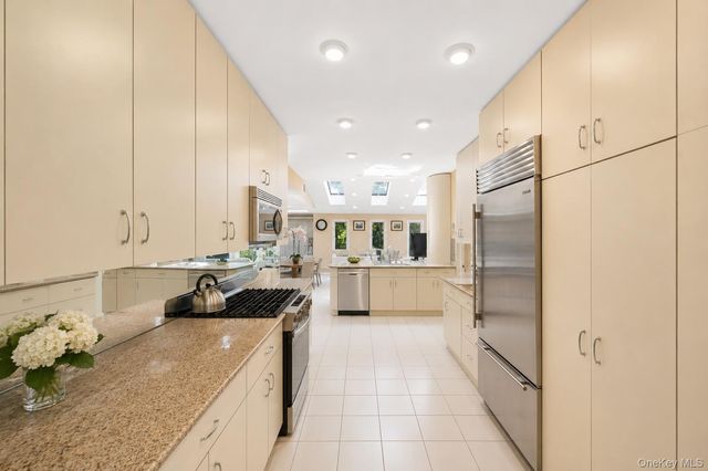 1319 Auerbach Avenue, Hewlett Harbor, NY 11557