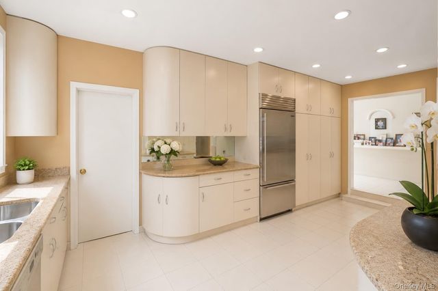 1319 Auerbach Avenue, Hewlett Harbor, NY 11557