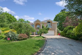 1319 Auerbach Avenue, Hewlett Harbor, NY 11557