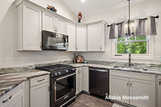 2360 E Mount Garfield Road, Muskegon, MI 49444
