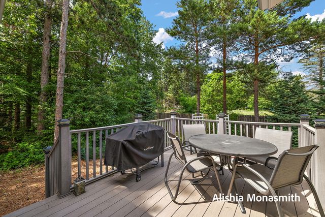 2360 E Mount Garfield Road, Muskegon, MI 49444