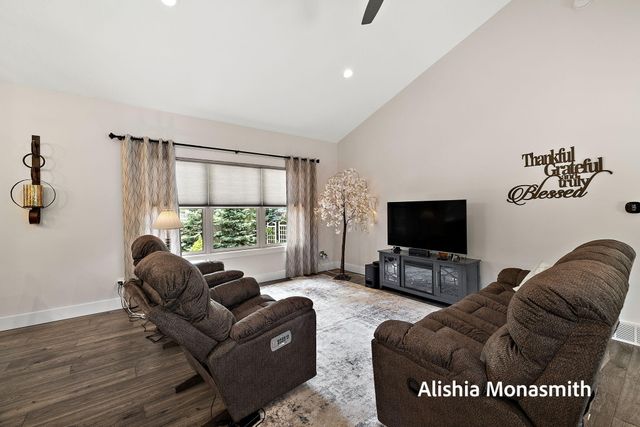 2360 E Mount Garfield Road, Muskegon, MI 49444