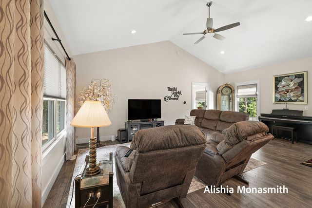 2360 E Mount Garfield Road, Muskegon, MI 49444