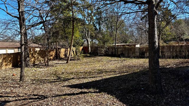 2438 Five Mile Circle, Dallas, TX 75233