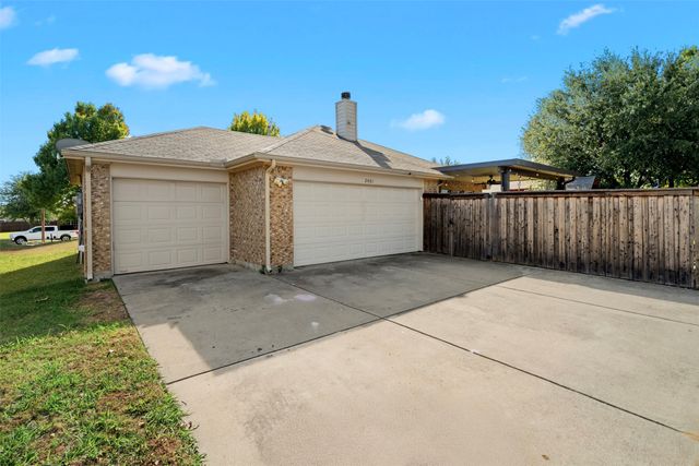 2401 Creekdale Drive, Denton, TX 76210