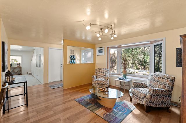 4490 Foots Creek Right Fork Road, Gold Hill, OR 97525