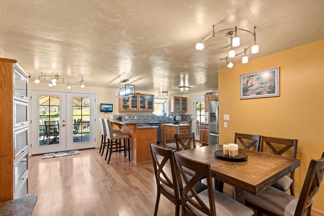 4490 Foots Creek Right Fork Road, Gold Hill, OR 97525