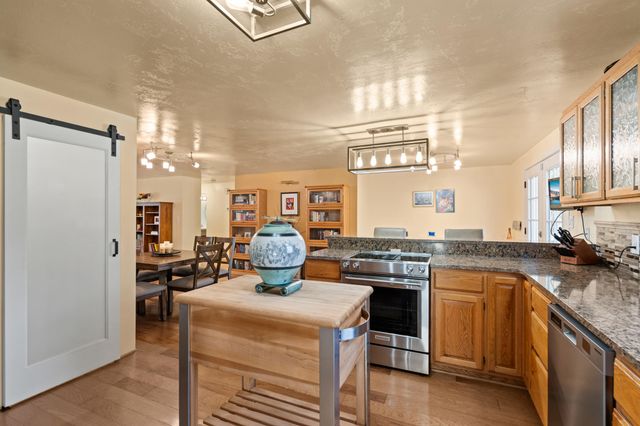 4490 Foots Creek Right Fork Road, Gold Hill, OR 97525