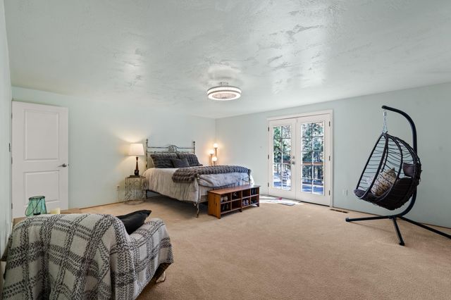 4490 Foots Creek Right Fork Road, Gold Hill, OR 97525