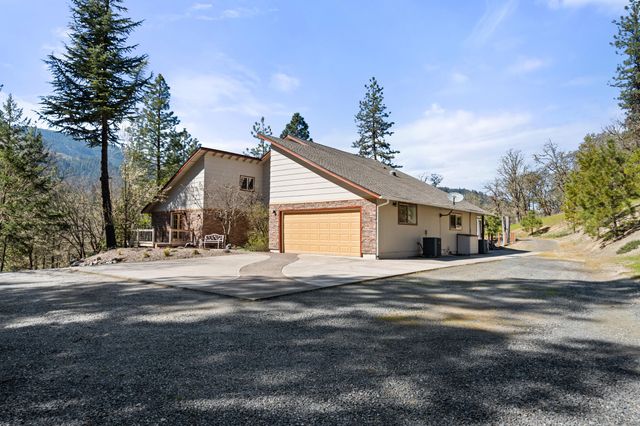 4490 Foots Creek Right Fork Road, Gold Hill, OR 97525