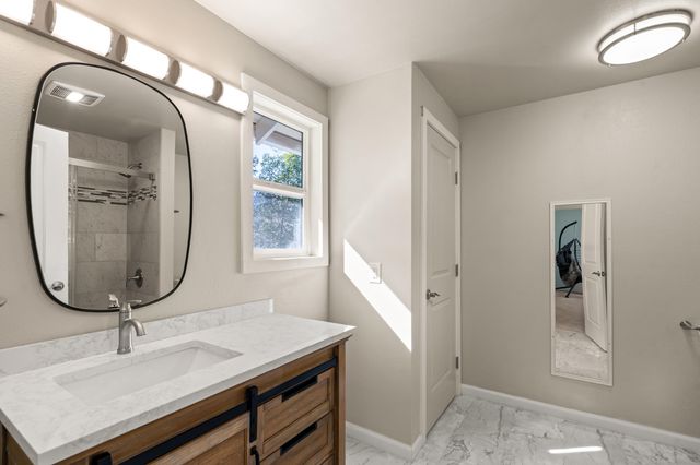 4490 Foots Creek Right Fork Road, Gold Hill, OR 97525