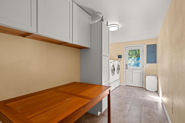 4490 Foots Creek Right Fork Road, Gold Hill, OR 97525