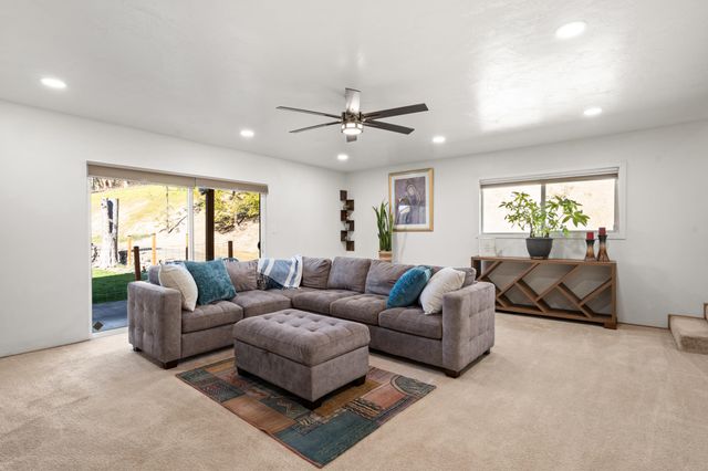 4490 Foots Creek Right Fork Road, Gold Hill, OR 97525