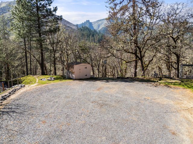 4490 Foots Creek Right Fork Road, Gold Hill, OR 97525