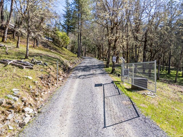 4490 Foots Creek Right Fork Road, Gold Hill, OR 97525