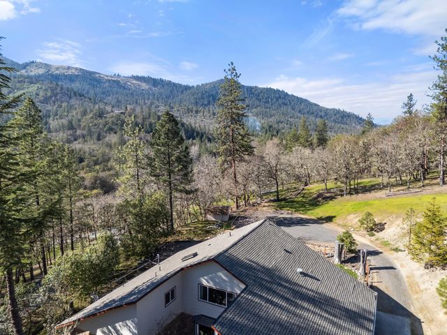 4490 Foots Creek Right Fork Road, Gold Hill, OR 97525