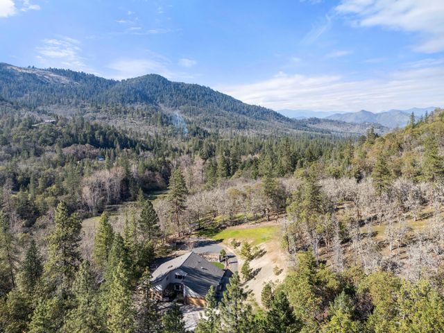 4490 Foots Creek Right Fork Road, Gold Hill, OR 97525