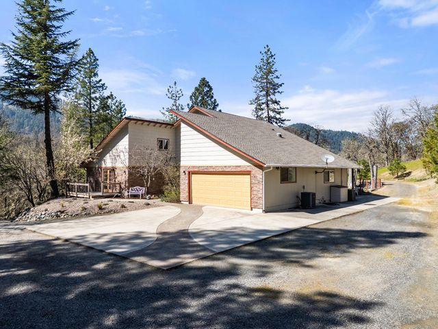 4490 Foots Creek Right Fork Road, Gold Hill, OR 97525