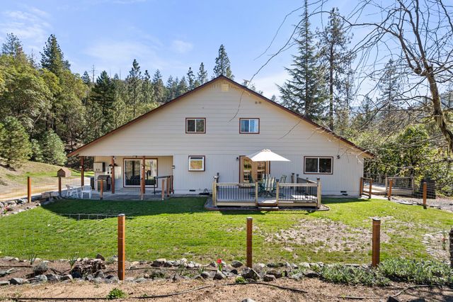 4490 Foots Creek Right Fork Road, Gold Hill, OR 97525