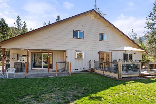 4490 Foots Creek Right Fork Road, Gold Hill, OR 97525