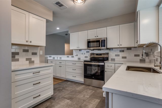 1016 Ledgemont Drive, Plano, TX 75025