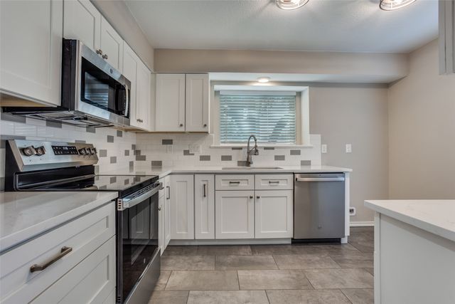 1016 Ledgemont Drive, Plano, TX 75025