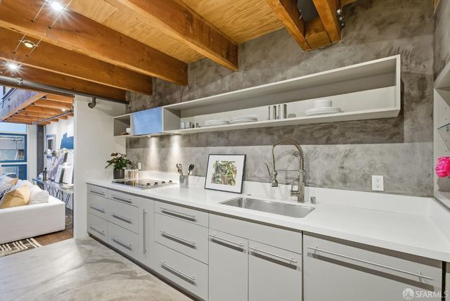 650 Delancey Street 216, San Francisco, CA 94107