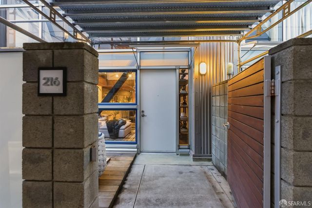 650 Delancey Street 216, San Francisco, CA 94107