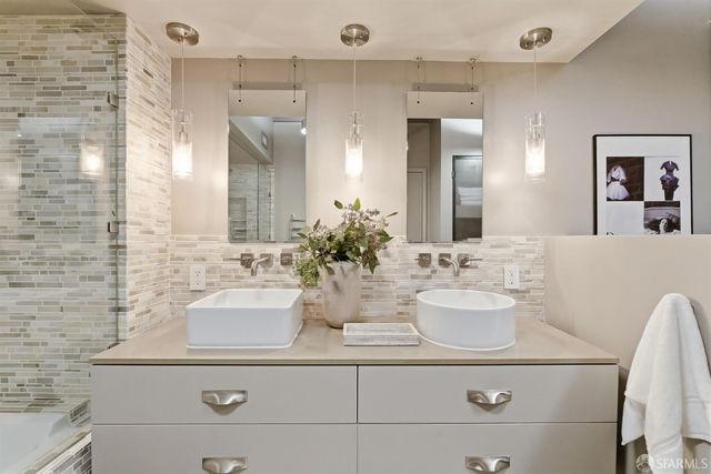 650 Delancey Street 216, San Francisco, CA 94107