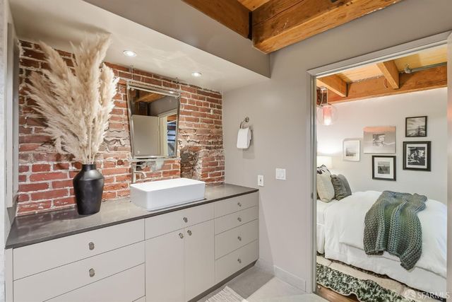 650 Delancey Street 216, San Francisco, CA 94107