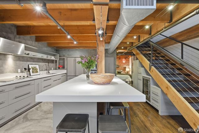 650 Delancey Street 216, San Francisco, CA 94107