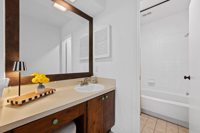 2605 W Stassney BLVD A, Austin, TX 78745