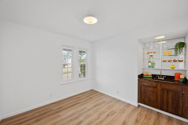 2605 W Stassney BLVD A, Austin, TX 78745