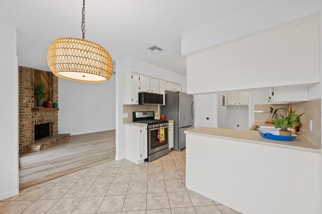 2605 W Stassney BLVD A, Austin, TX 78745