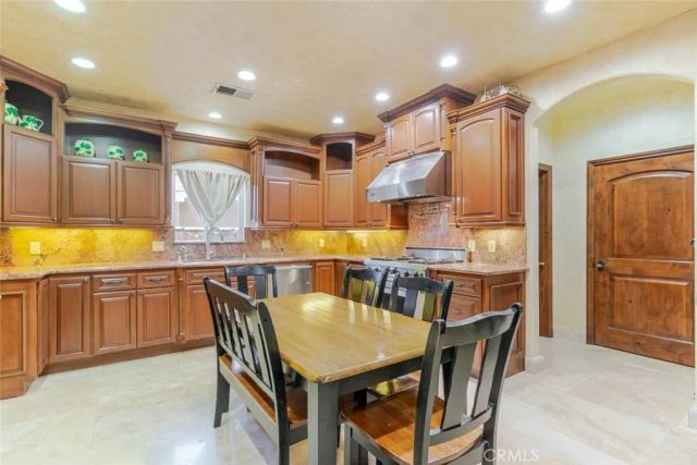 655 N Meyer Street, San Fernando, CA 91340