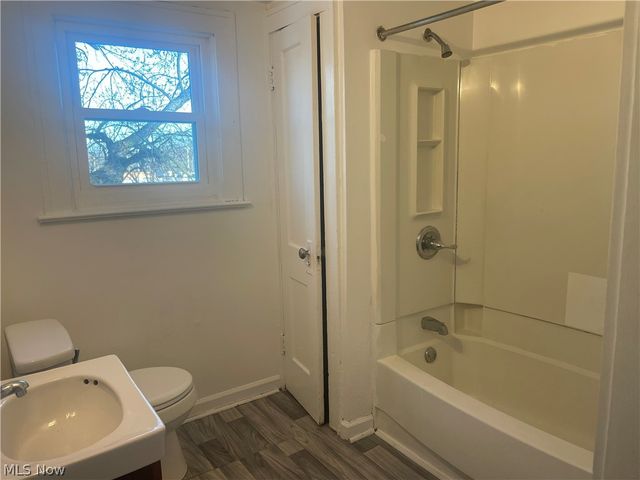 958 E Wilbeth Road Upper, Akron, OH 44306