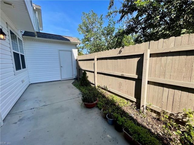 2840 Baldwin DR, Chesapeake, VA 23321