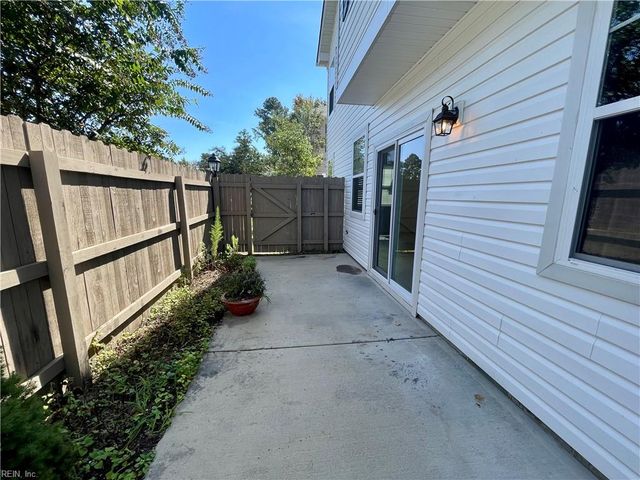 2840 Baldwin DR, Chesapeake, VA 23321