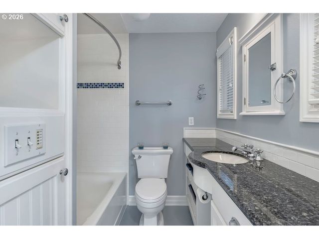 7202 Se KING Rd, Milwaukie, OR 97222