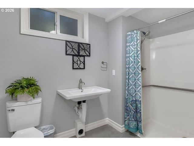 7202 Se KING Rd, Milwaukie, OR 97222