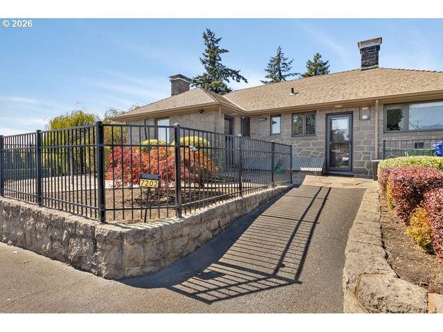 7202 Se KING Rd, Milwaukie, OR 97222