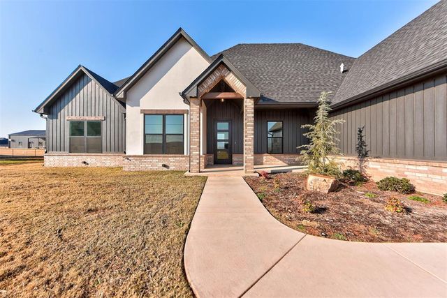 2441 Hawks Haven Drive, Guthrie, OK 73044