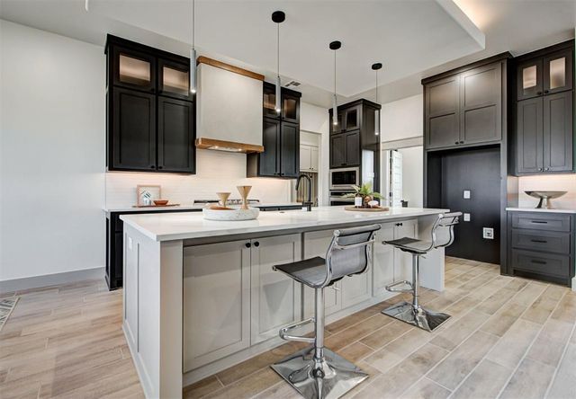 2441 Hawks Haven Drive, Guthrie, OK 73044