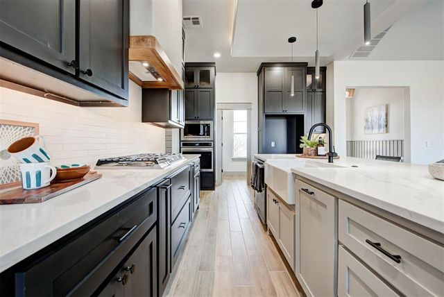 2441 Hawks Haven Drive, Guthrie, OK 73044