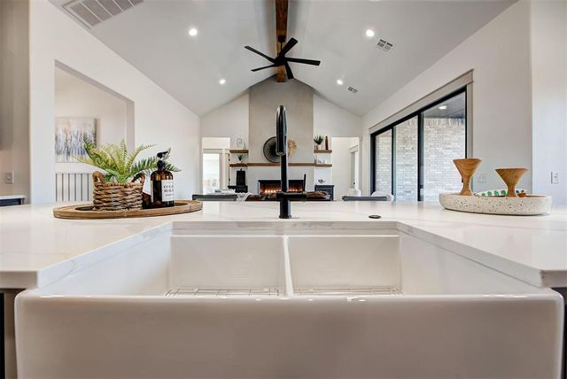 2441 Hawks Haven Drive, Guthrie, OK 73044